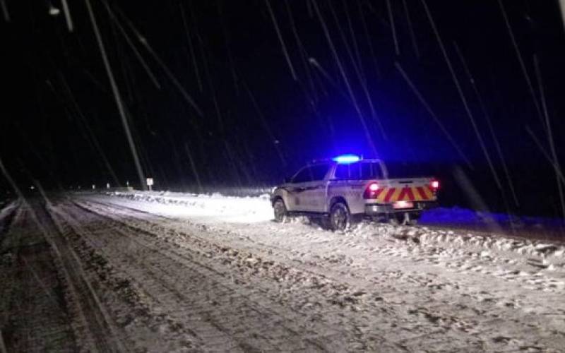 بارش شدید برف در گردنه های کوهستانی جیرفت